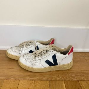 Vejas Leather Sneakers